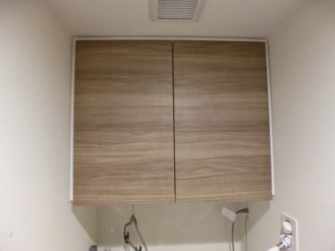 洗濯機上吊戸棚の扉の色はどうする？面材選びに迷ったら参考にしたい事例６選！
