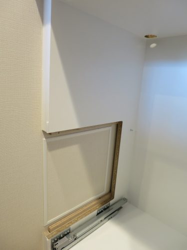 マンションの壁に点検口がある場合のオーダー家具の設置方法